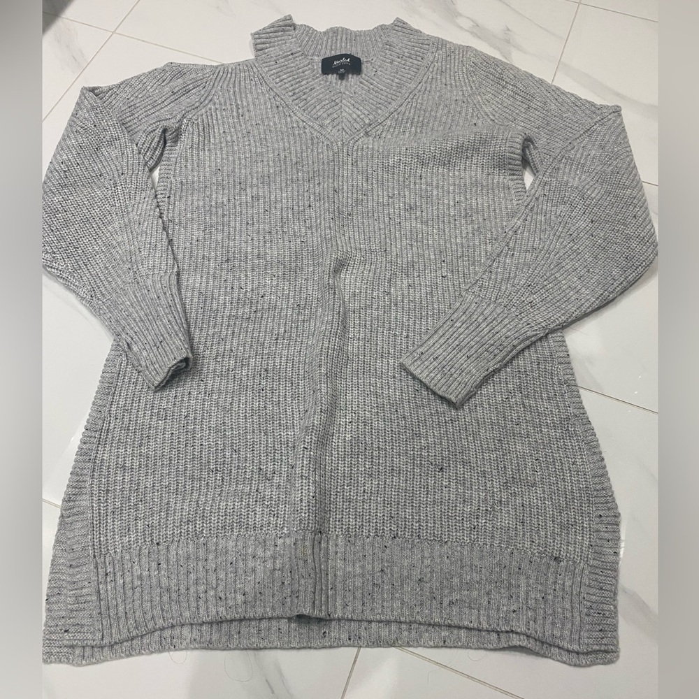 Pullover sweater